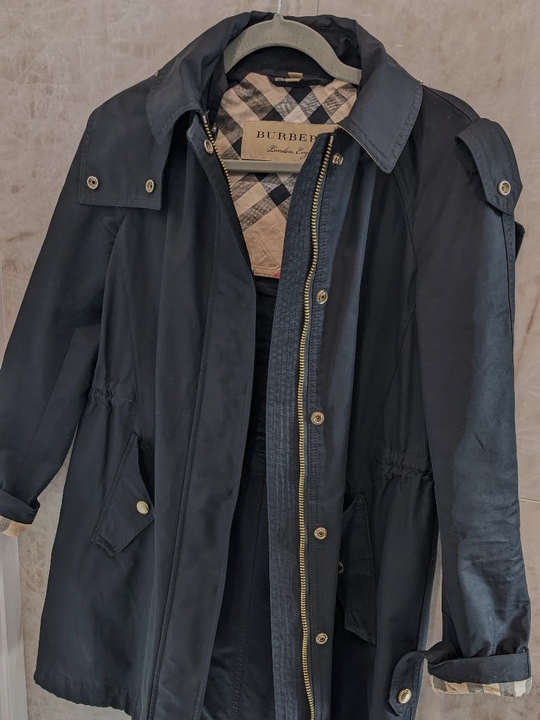 Womens Burberry Raincoat